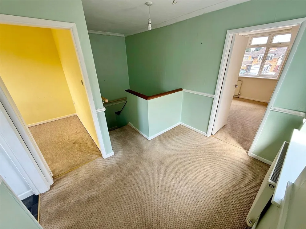 Property carousel item 6