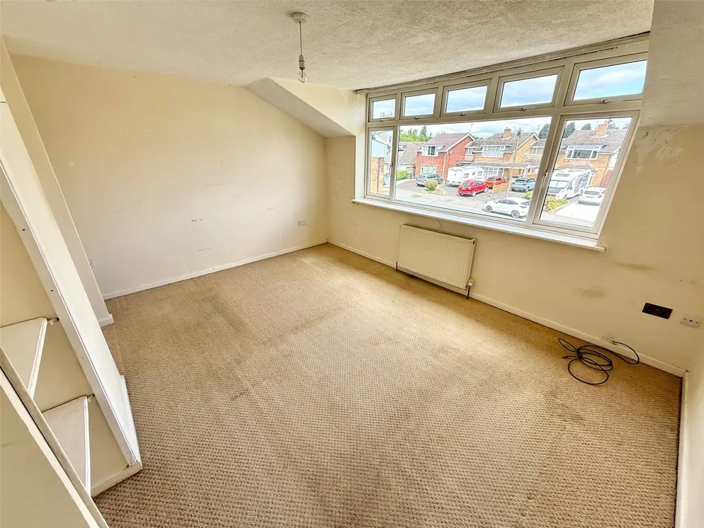 Property carousel item 9