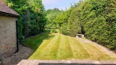 Huntercombe Lane North, Taplow, Maidenhead, SL6 photo 2