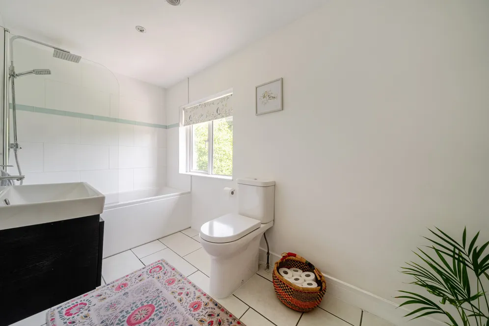 Guildford Road, Shamley Green, GU5 photo 12