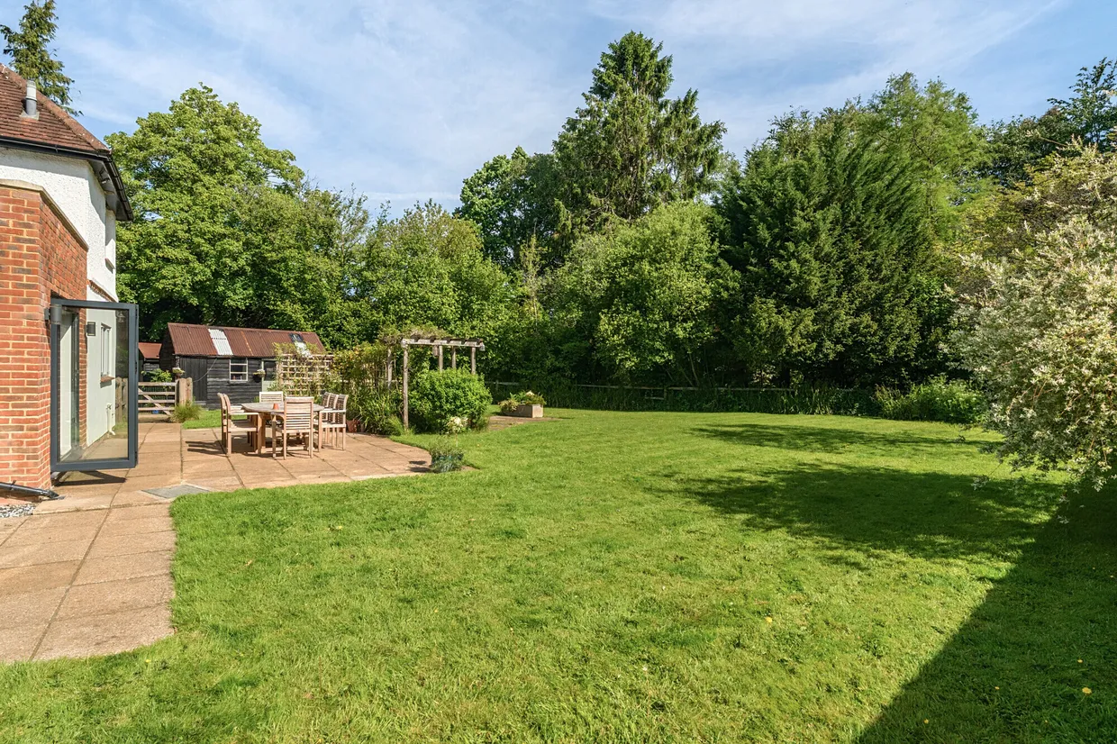 Guildford Road, Shamley Green, GU5 photo 14