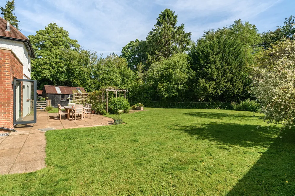 Guildford Road, Shamley Green, GU5 photo 14