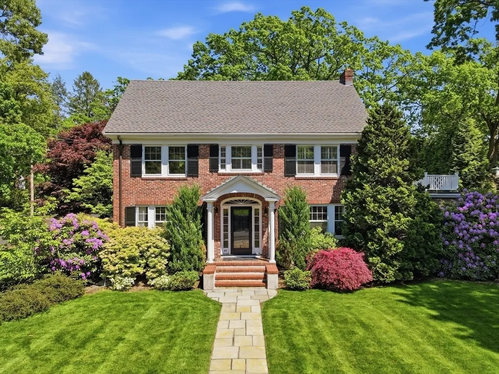 80 Hollingsworth Ave, Braintree, MA 02184