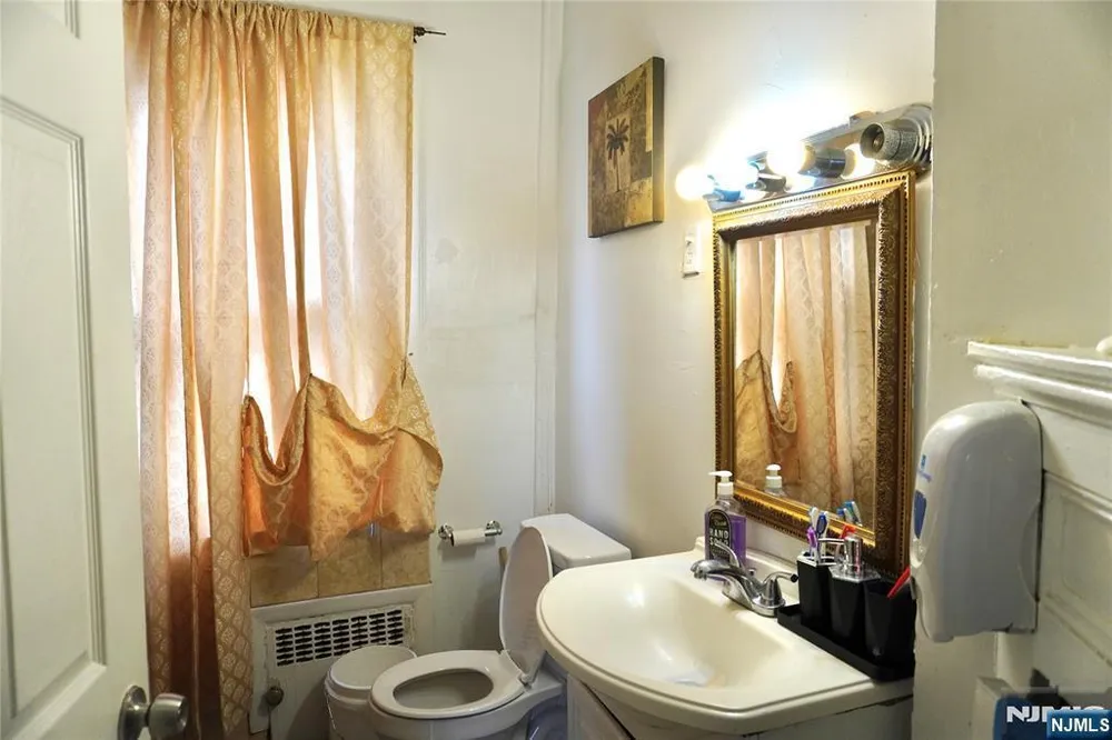 115 E 21st St, Paterson, NJ 07513