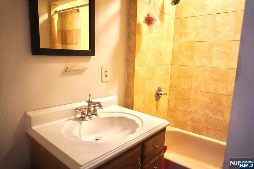 115 E 21st St, Paterson, NJ 07513