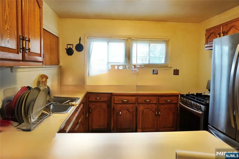 115 E 21st St, Paterson, NJ 07513