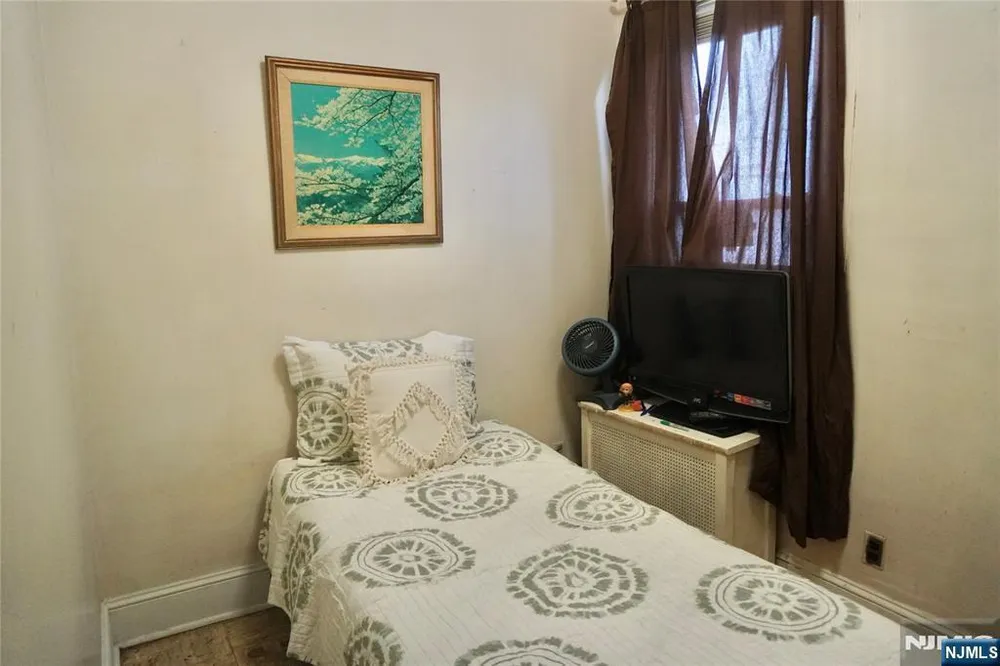 115 E 21st St, Paterson, NJ 07513