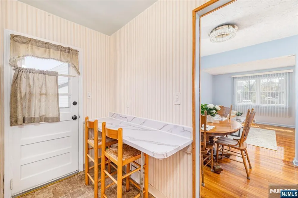 40 South Dr, Rochelle Park, NJ 07662