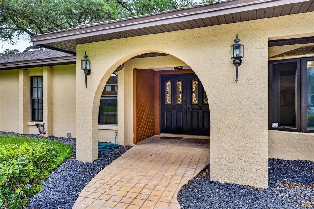 11004 Theresa Arbor Dr, Temple Terrace, FL 33617