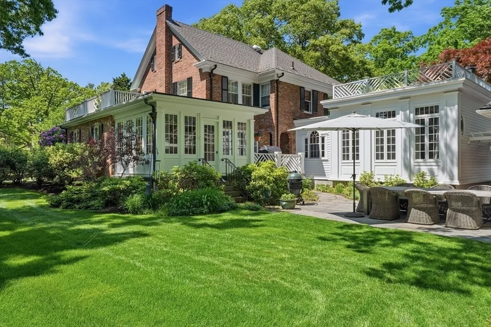 80 Hollingsworth Ave, Braintree, MA 02184