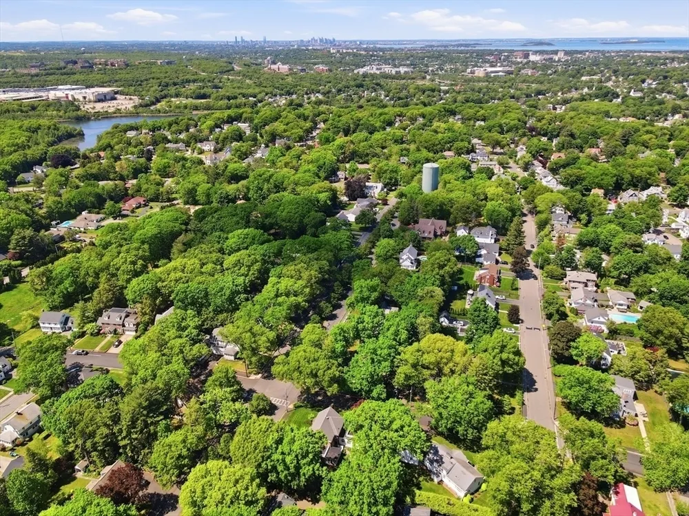 80 Hollingsworth Ave, Braintree, MA 02184