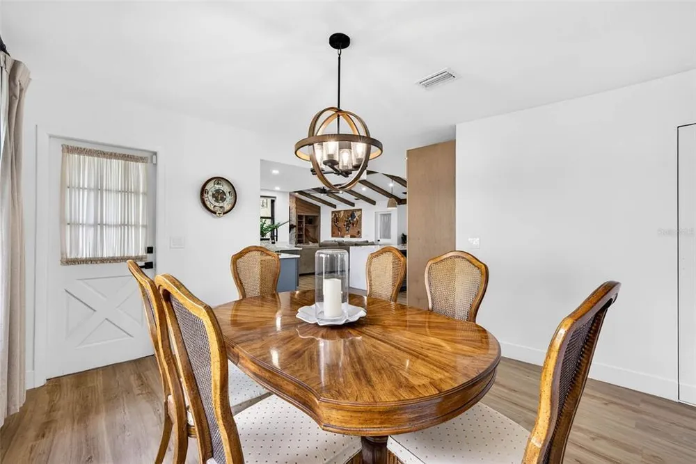 11004 Theresa Arbor Dr, Temple Terrace, FL 33617