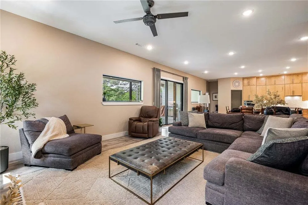 37 Shropshire Dr, Bella Vista, AR 72714
