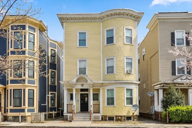 9 Bellflower St, Boston, MA 02125