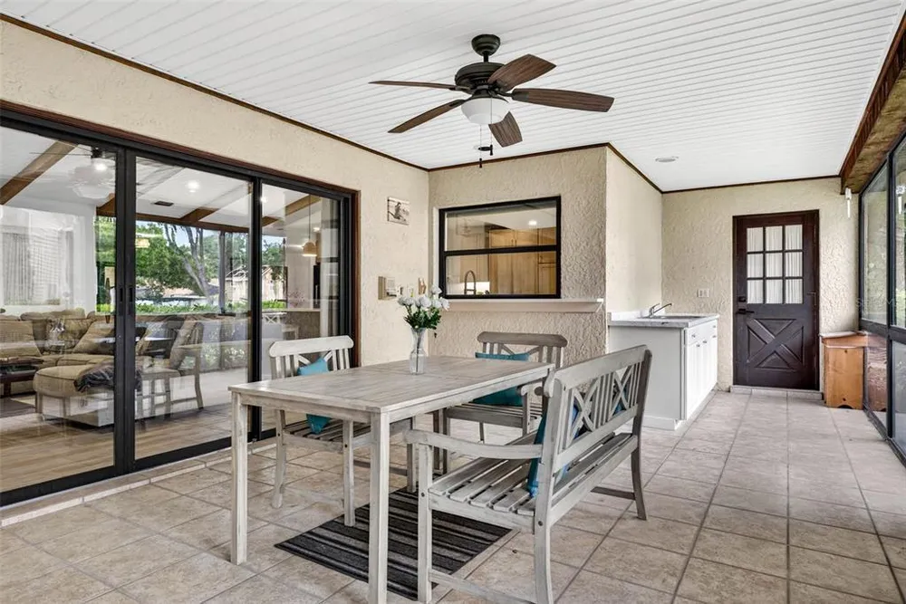 11004 Theresa Arbor Dr, Temple Terrace, FL 33617