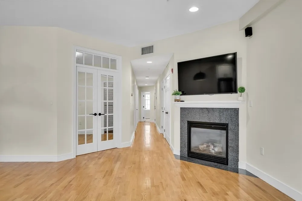 381 W Broadway, Boston, MA 02127