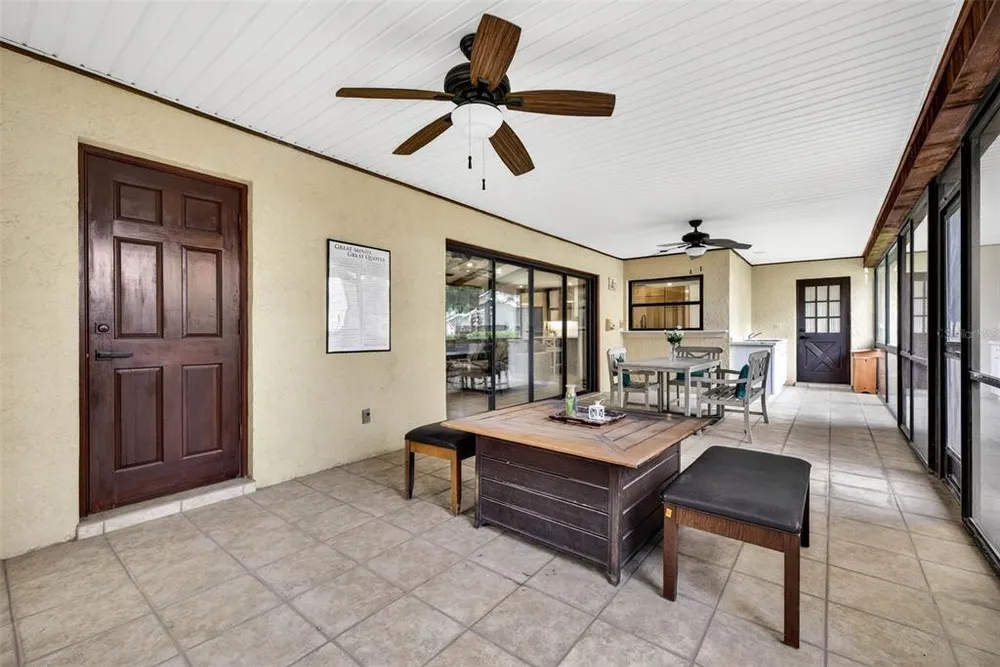 11004 Theresa Arbor Dr, Temple Terrace, FL 33617