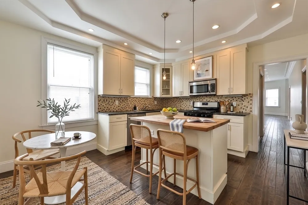 9 Bellflower St, Boston, MA 02125