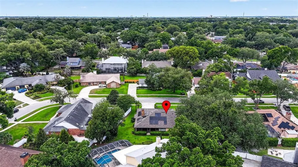 11004 Theresa Arbor Dr, Temple Terrace, FL 33617