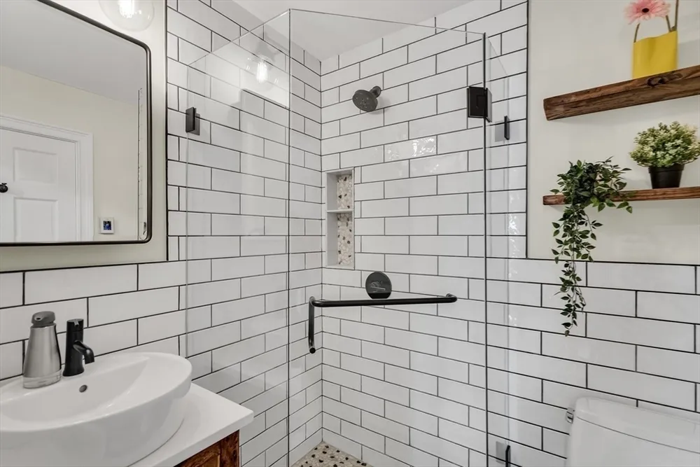381 W Broadway, Boston, MA 02127