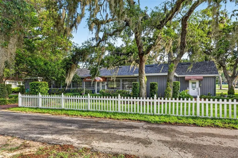 11004 Theresa Arbor Dr, Temple Terrace, FL 33617
