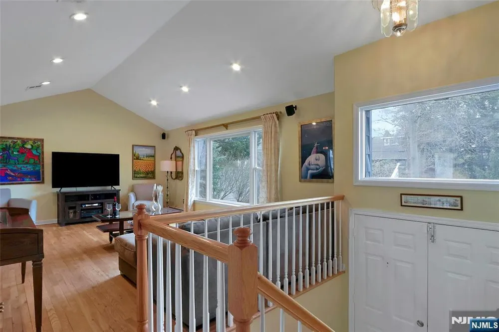 364 Piermont Ave, Hillsdale, NJ 07642