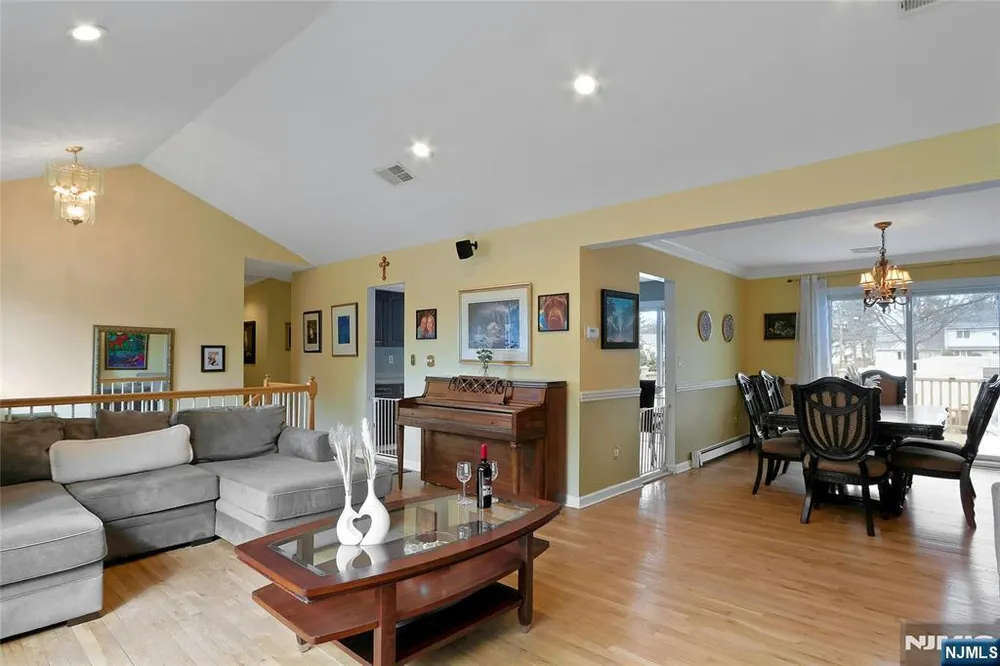 364 Piermont Ave, Hillsdale, NJ 07642