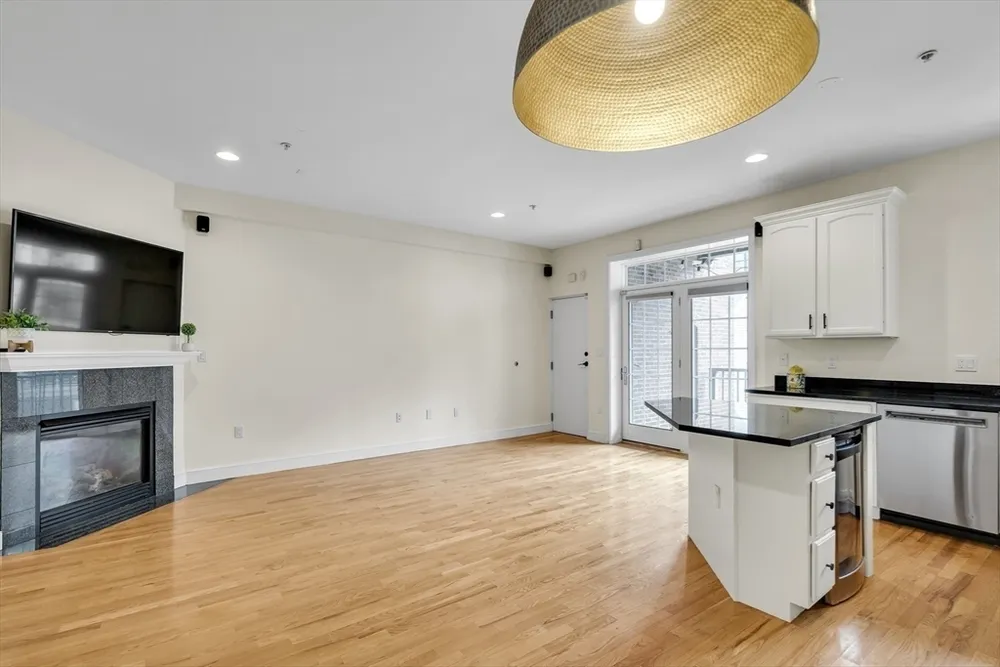 381 W Broadway, Boston, MA 02127