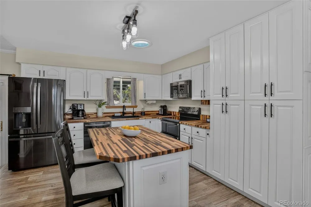 6937 Pierce St, Arvada, CO 80003