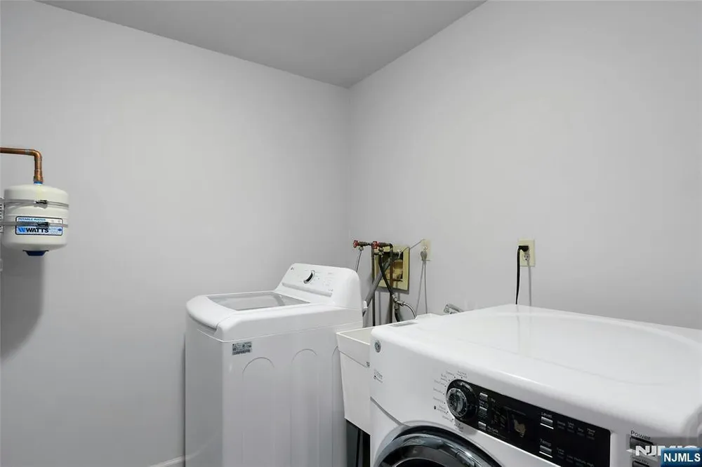 364 Piermont Ave, Hillsdale, NJ 07642