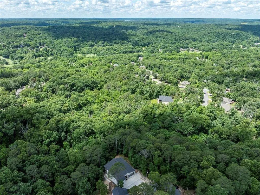 37 Shropshire Dr, Bella Vista, AR 72714