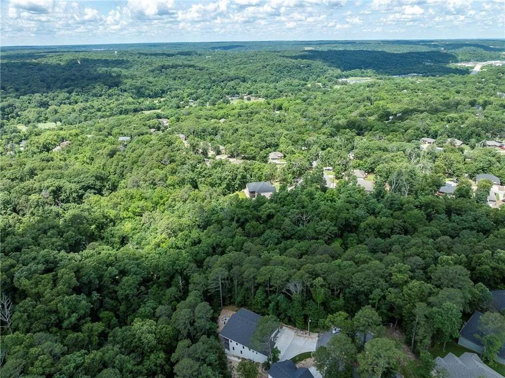 37 Shropshire Dr, Bella Vista, AR 72714