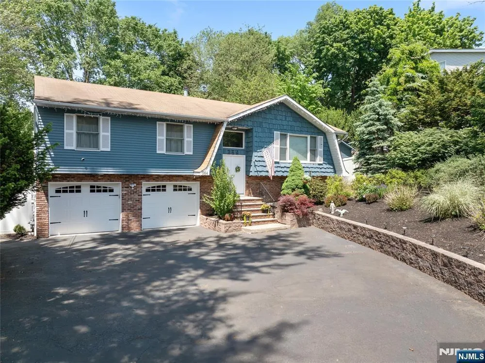 364 Piermont Ave, Hillsdale, NJ 07642