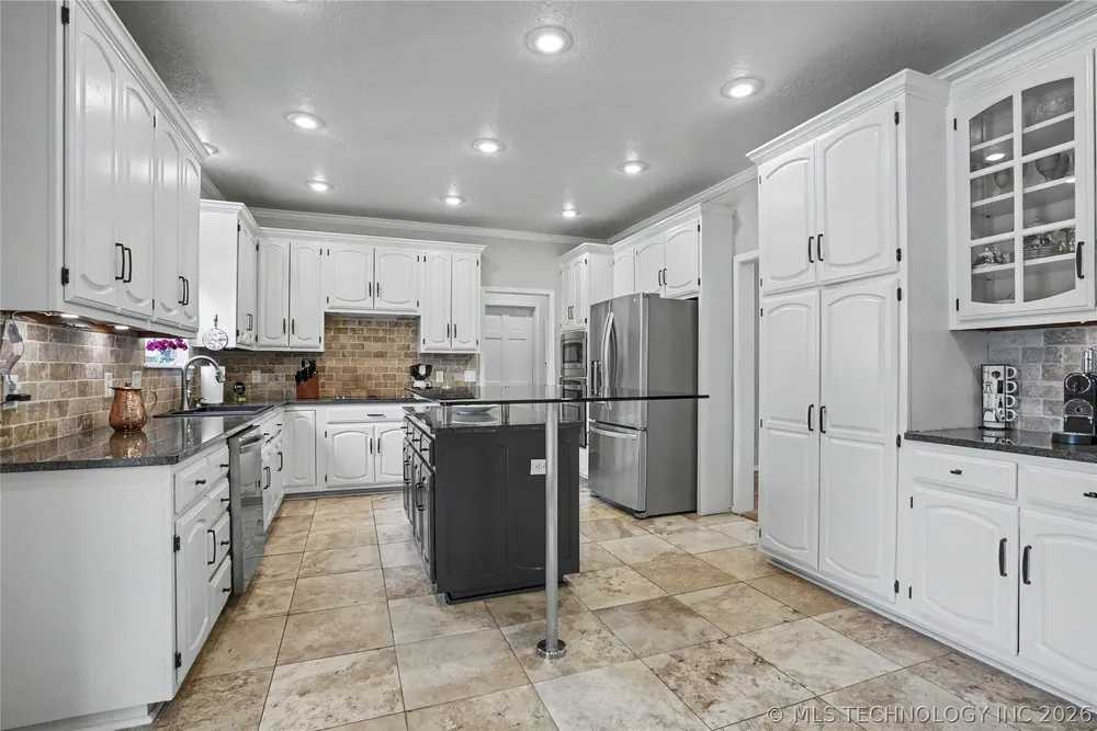 9934 E 97th St, Tulsa, OK 74133
