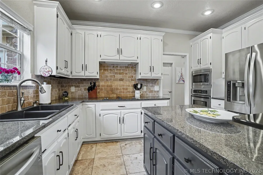 9934 E 97th St, Tulsa, OK 74133