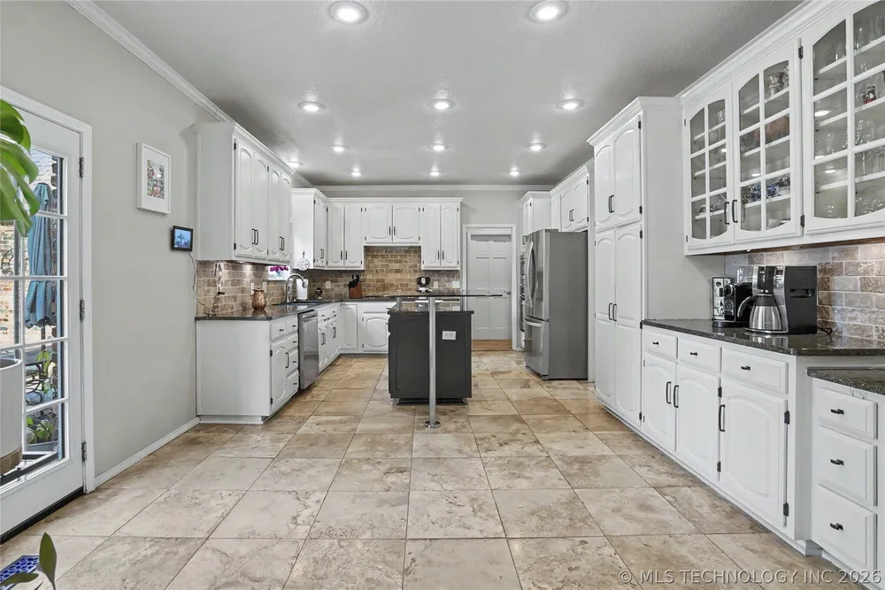 9934 E 97th St, Tulsa, OK 74133