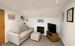 Orchard Gardens, Teignmouth, Devon, TQ14 photo