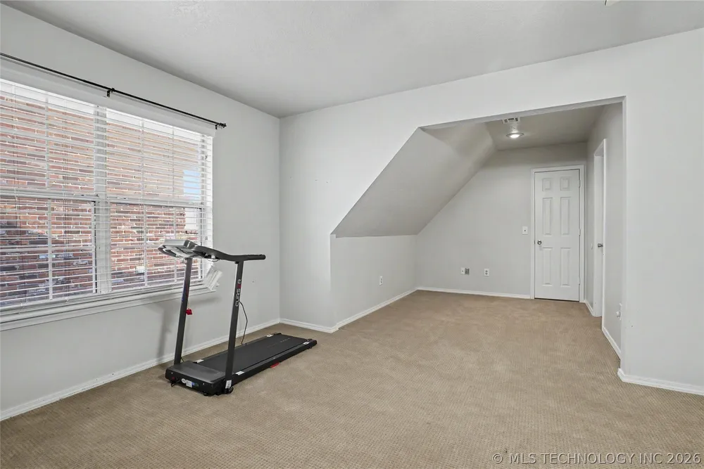 9934 E 97th St, Tulsa, OK 74133