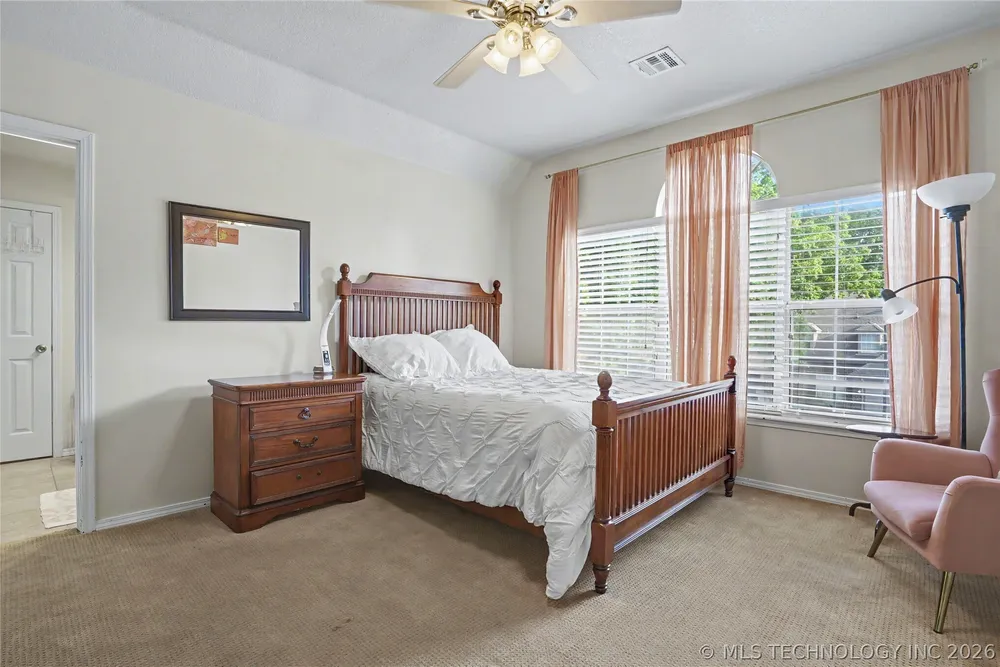 9934 E 97th St, Tulsa, OK 74133