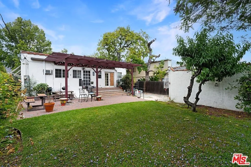 2080 E Washington Blvd, Pasadena, CA 91104