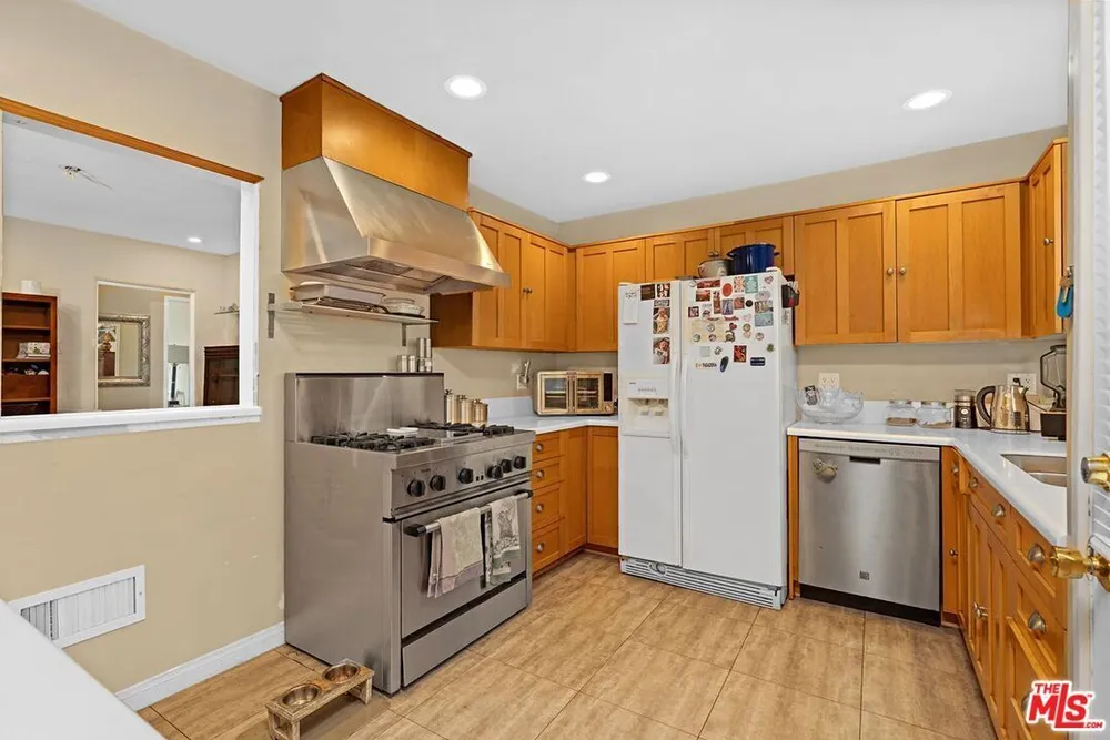 2080 E Washington Blvd, Pasadena, CA 91104