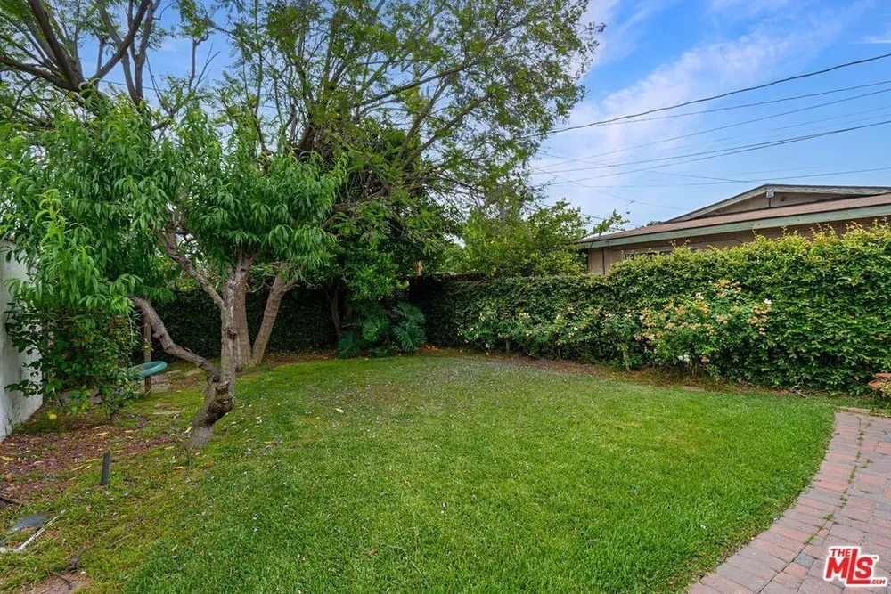 2080 E Washington Blvd, Pasadena, CA 91104