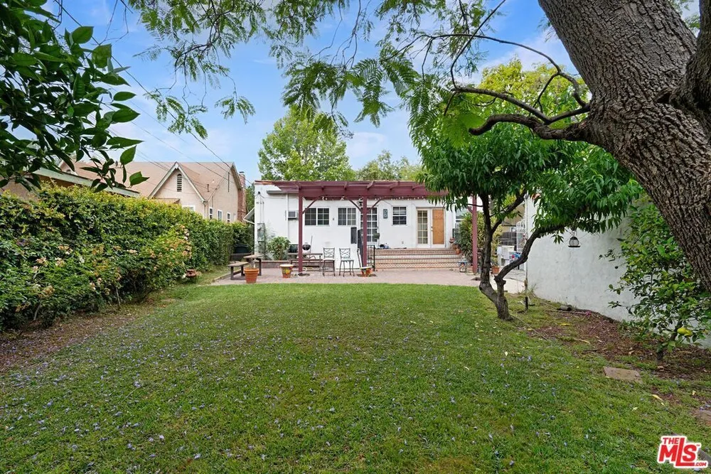 2080 E Washington Blvd, Pasadena, CA 91104