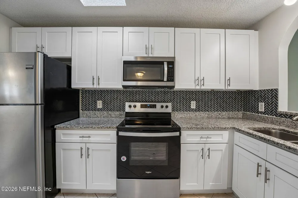 2840 Lantana Lakes Dr E, Jacksonville, FL 32246