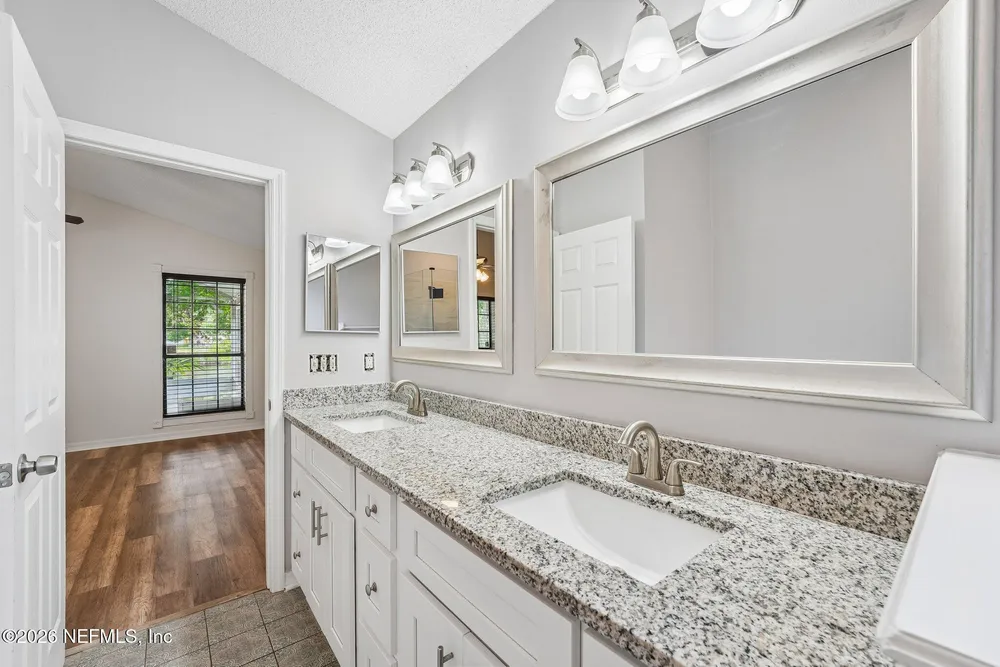 2840 Lantana Lakes Dr E, Jacksonville, FL 32246