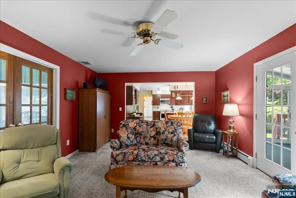 74 Van Blarcom Ln, Wyckoff, NJ 07481