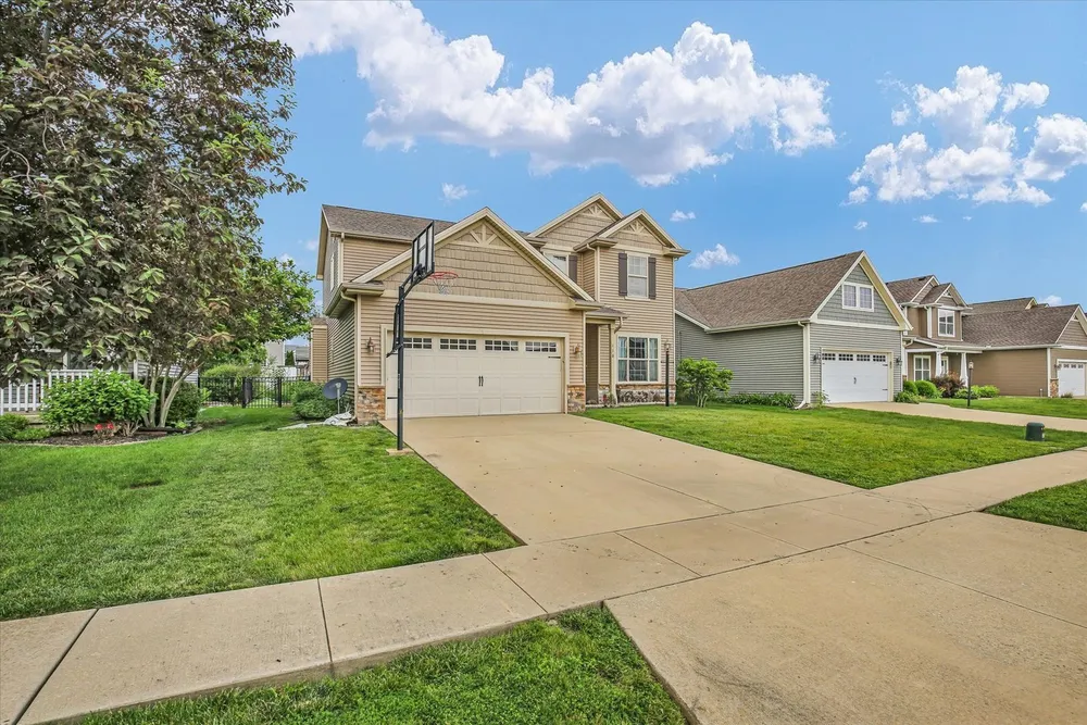 110 Blazing Star Dr, Savoy, IL 61874