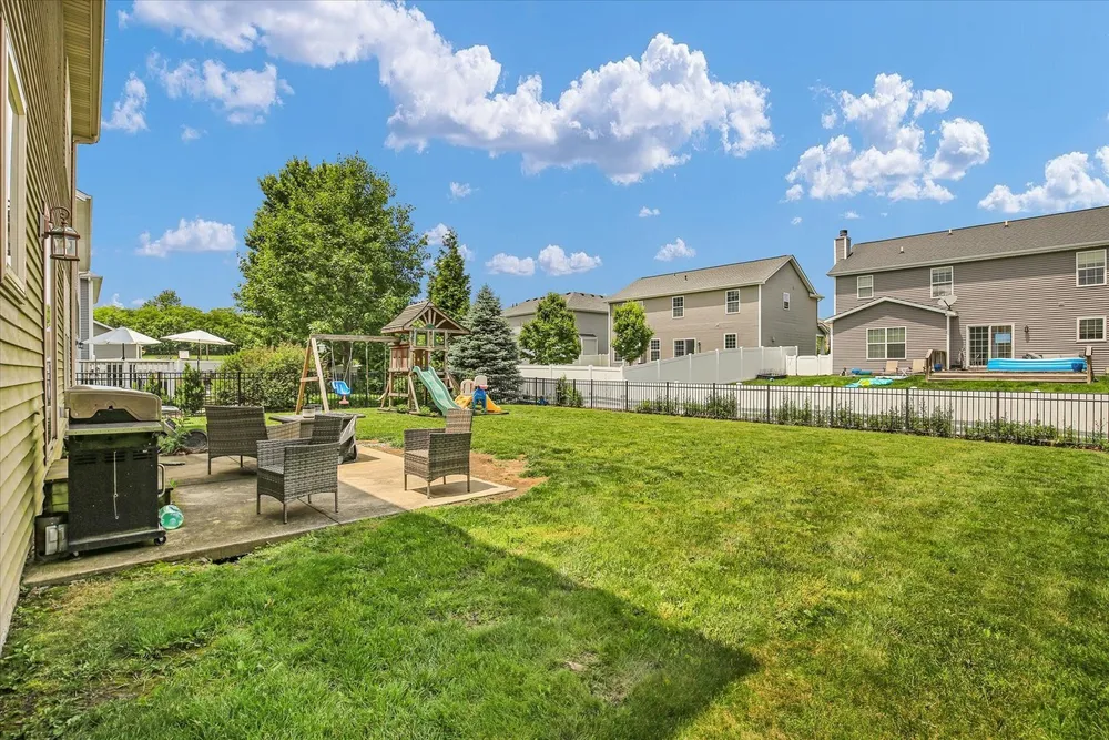 110 Blazing Star Dr, Savoy, IL 61874
