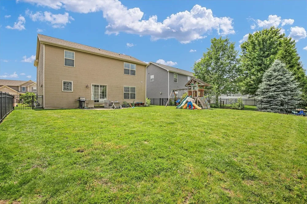 110 Blazing Star Dr, Savoy, IL 61874