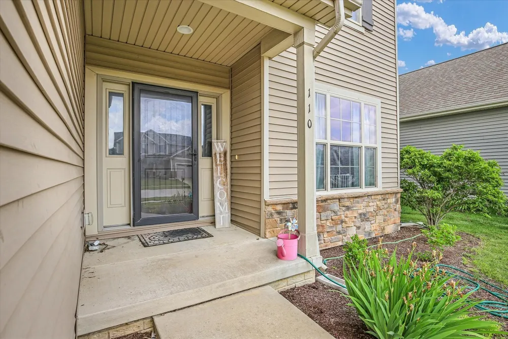 110 Blazing Star Dr, Savoy, IL 61874